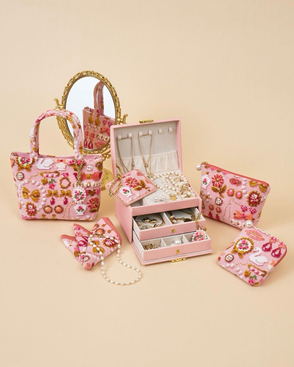 ラブラリー バイ フェイラー 9月新作🎀 ＼ アクセサリーボックスの中の