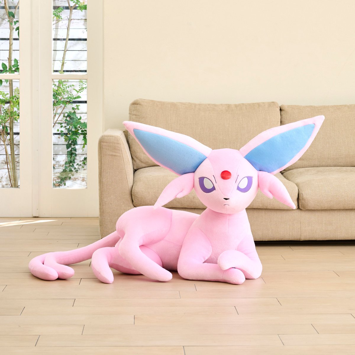 ポケモンセンターオンラインにて等身大「エーフィ」「ブラッキー」が