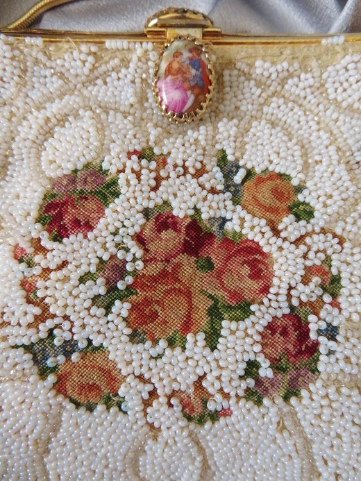プチポワンとビーズ刺繍のバッグ : 友くんのパリ蚤の市散歩