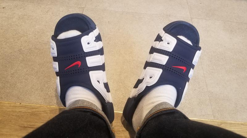 NIKE AIR MORE UPTEMPO SLIDE MIDNIGHT NAVY/UNIVERSITY RED-WHITE