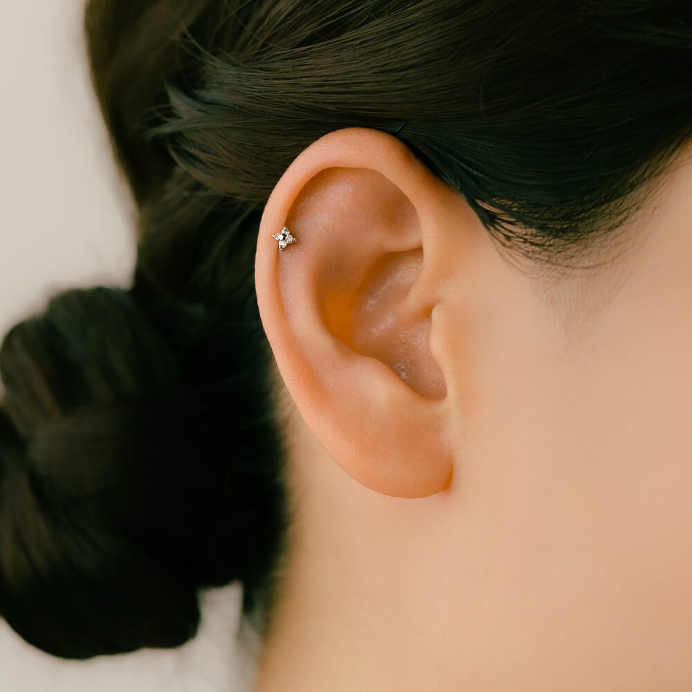 ダイヤモンド 軟骨ピアス│高級・おしゃれに。小さくてかわいい