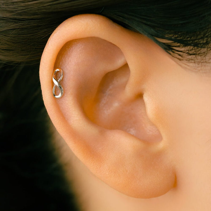 インフィニティ ボディピアス│K18・プラチナ 軟骨ピアス