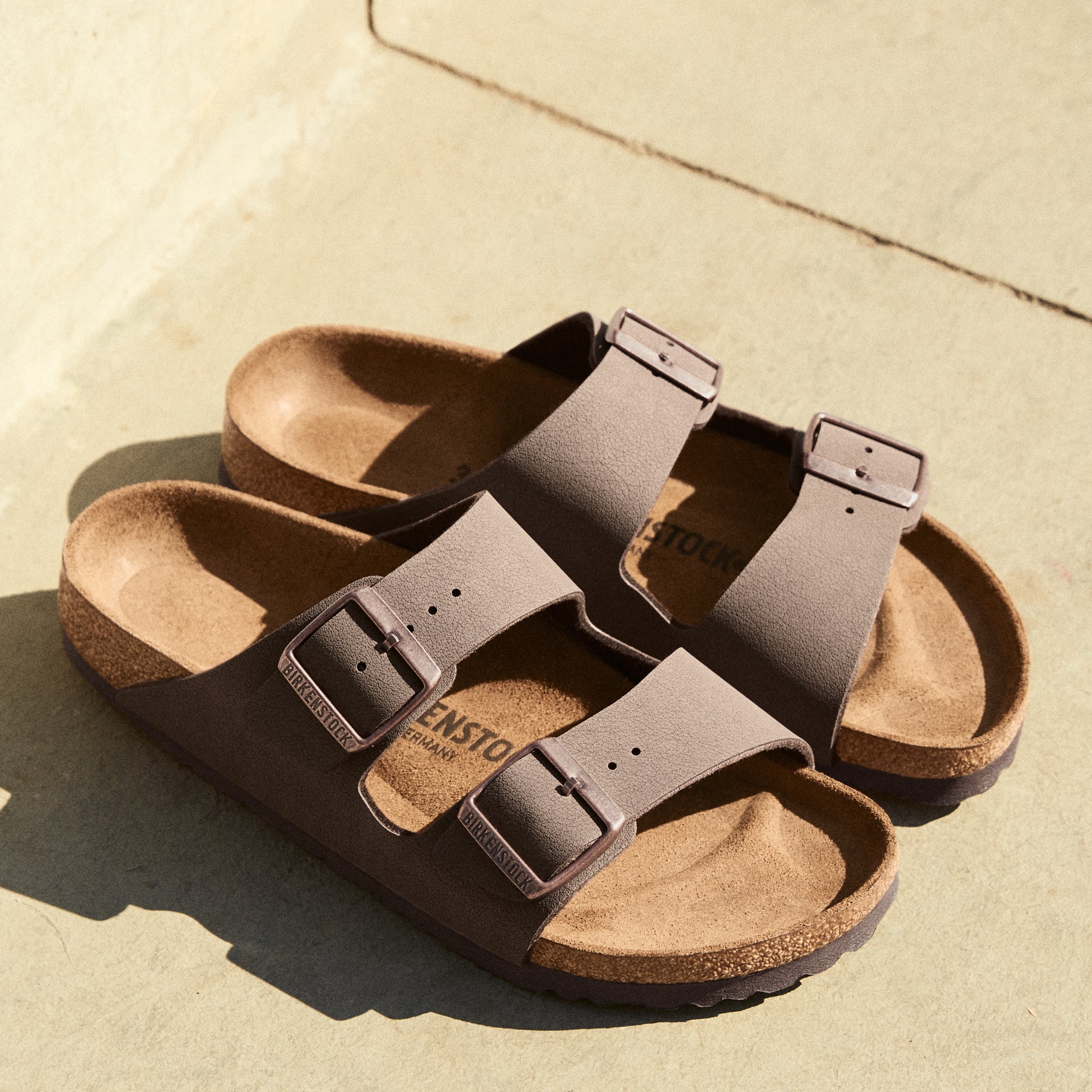 Birkenstock Arizona Sandal – Mocha Birkibuc | Plaza Shoe Store