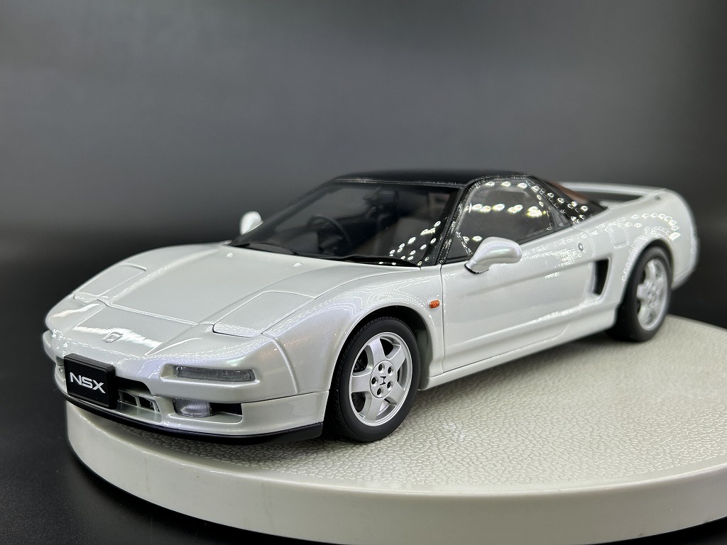 製作代行紹介「オートアート 1/18 HONDA NSX」ミニカーリペイント
