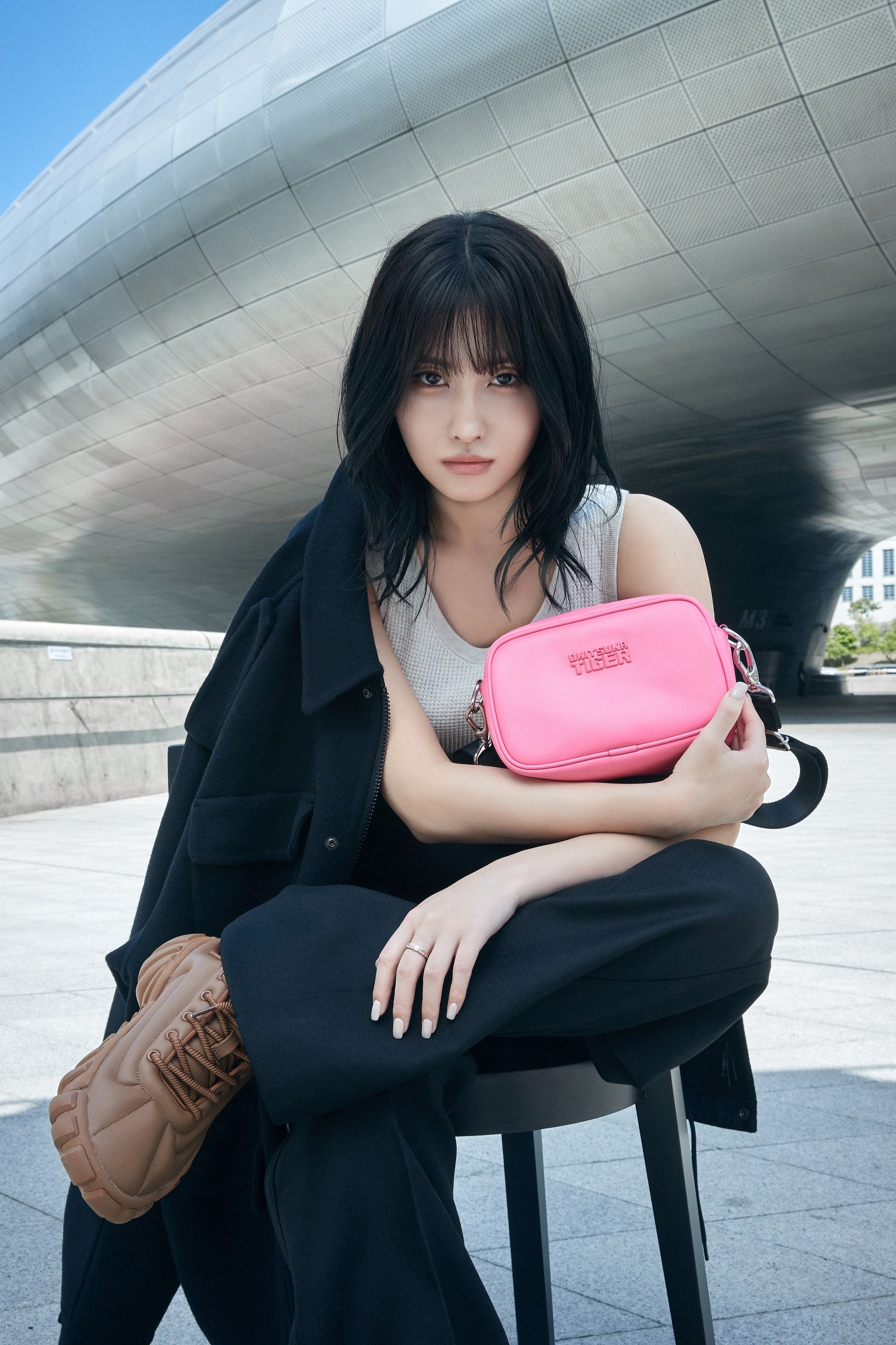 Onitsuka Tiger ブランドアンバサダー MOMO 氏を起用した、AW24