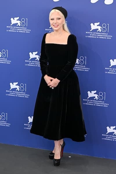 DIOR】レディー・ガガが纏うドレスのサヴォワールフェールを公開