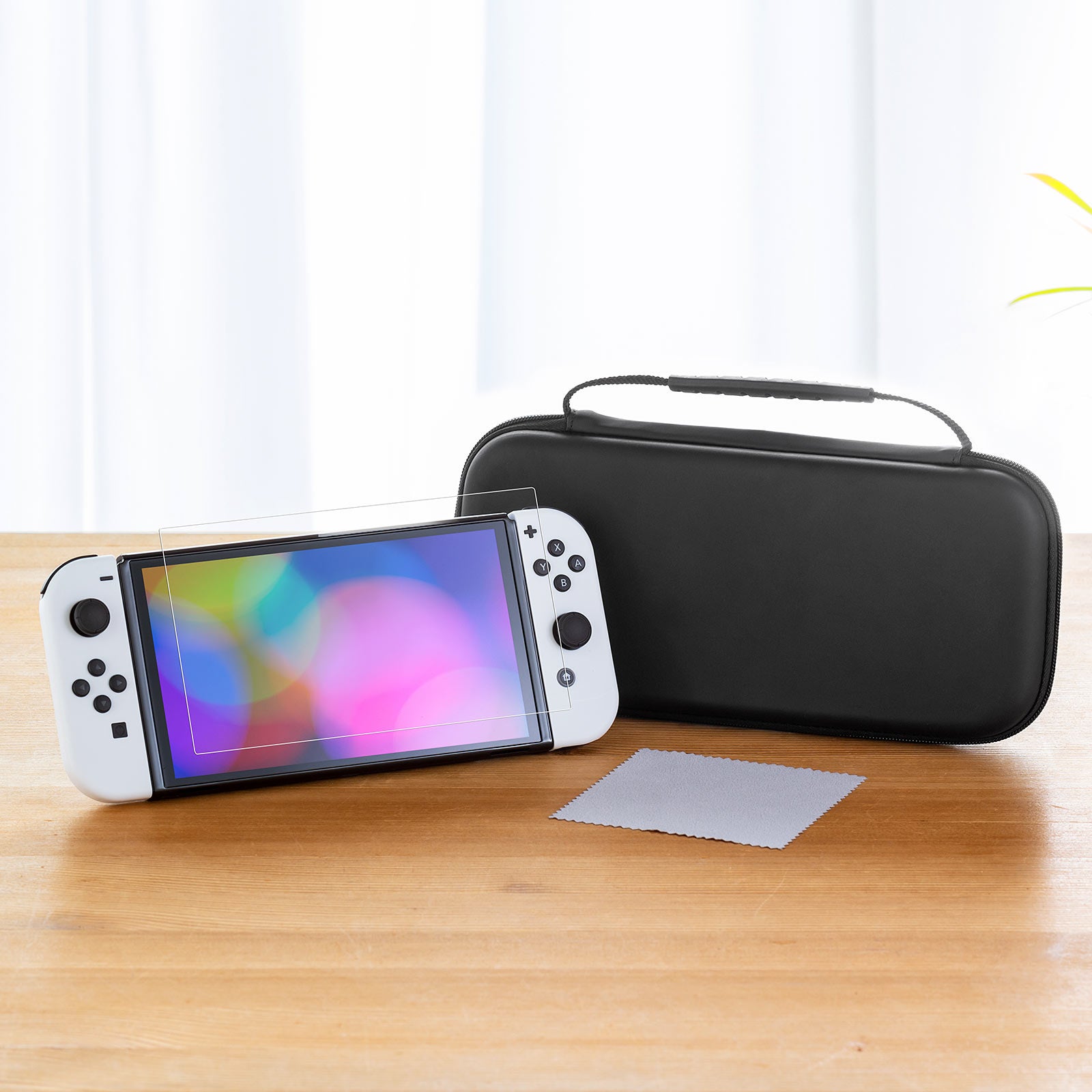 Nintendo Switch（有機ELモデル）を安全に持ち運べるセミハードケース