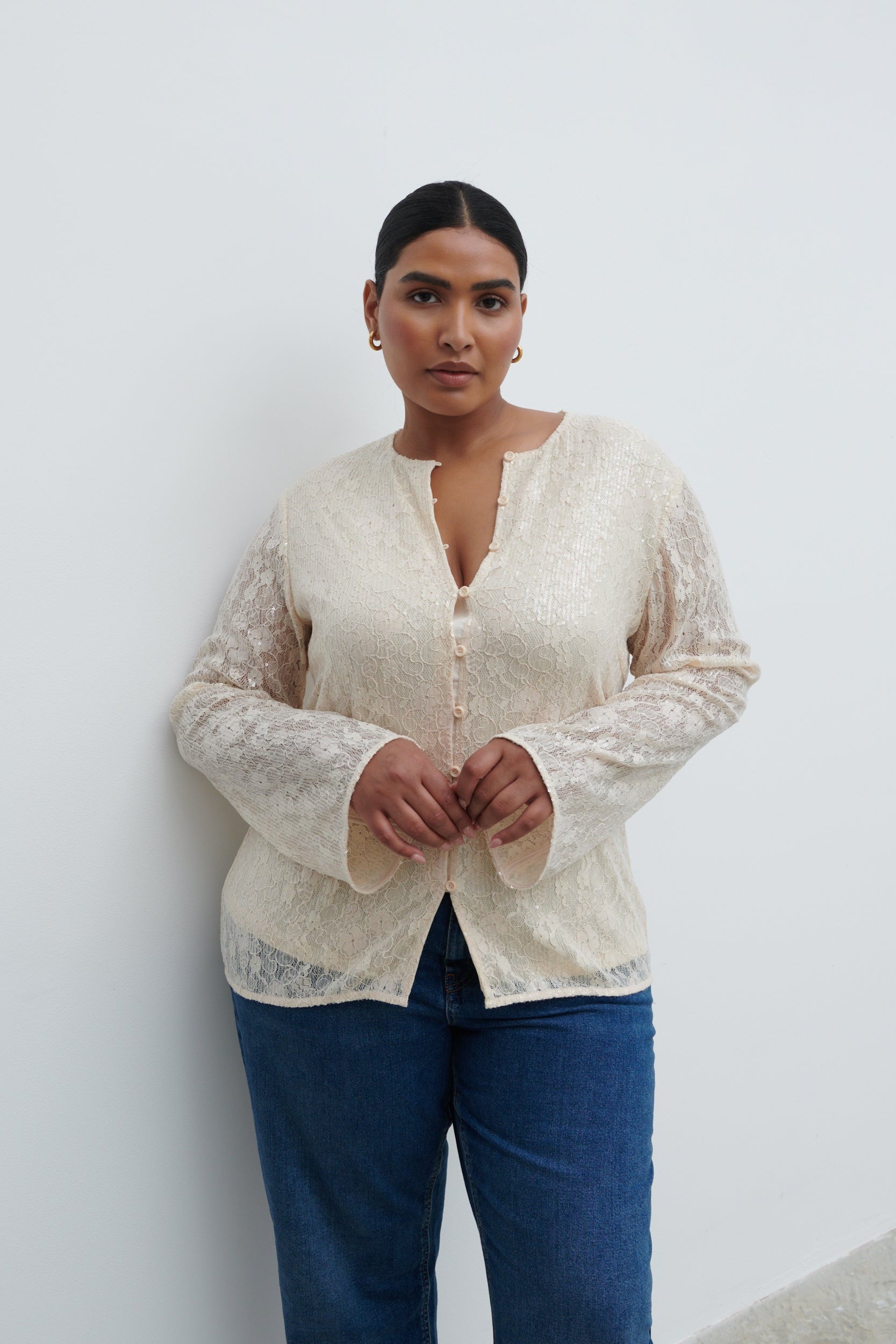 Tai Sequin Lace Cardigan Curve - Oyster – Pretty Lavish