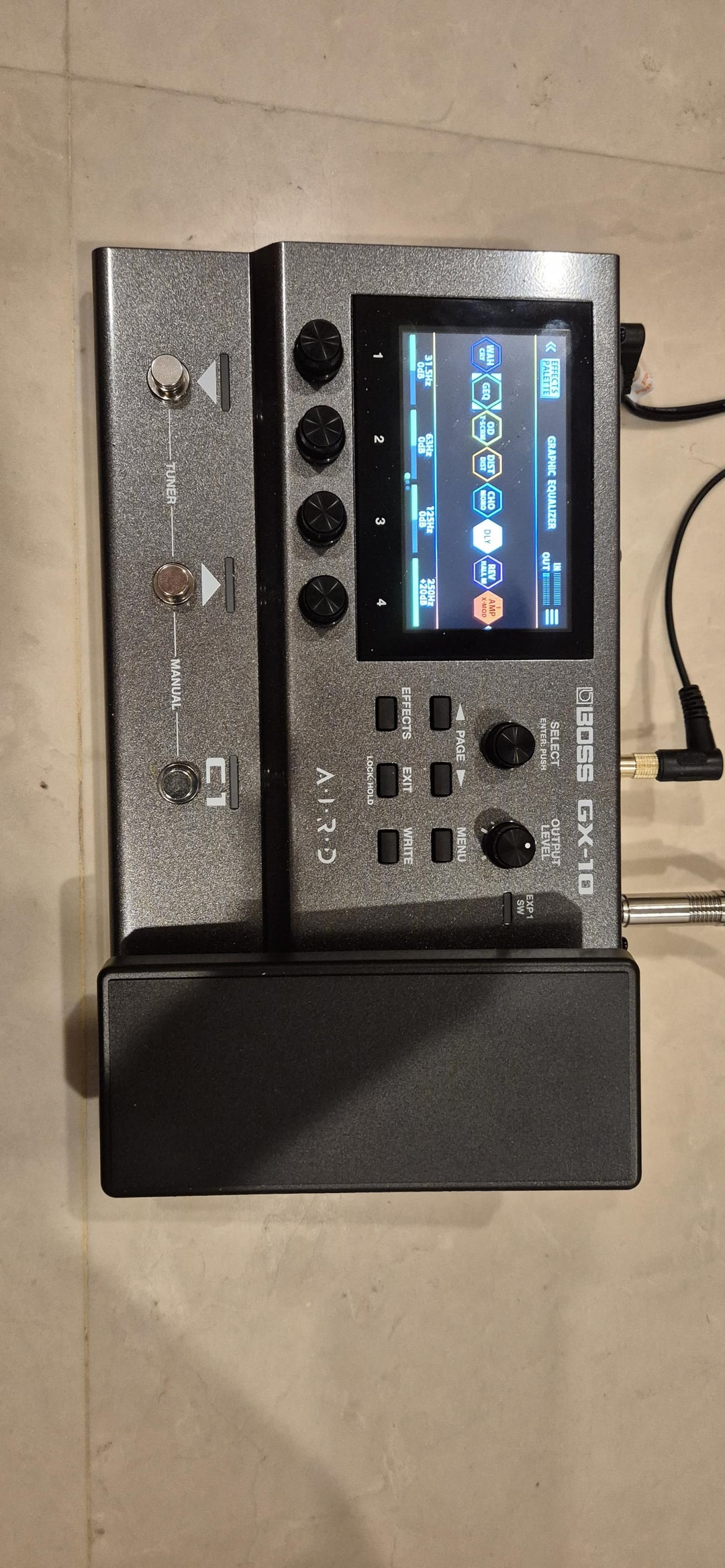 初めてのペダル＆マルチエフェクター。Boss GX-10 : r/guitarpedals
