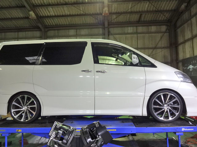 ANH10W アルファード ストリートライド車高調に交換 四輪アライメント