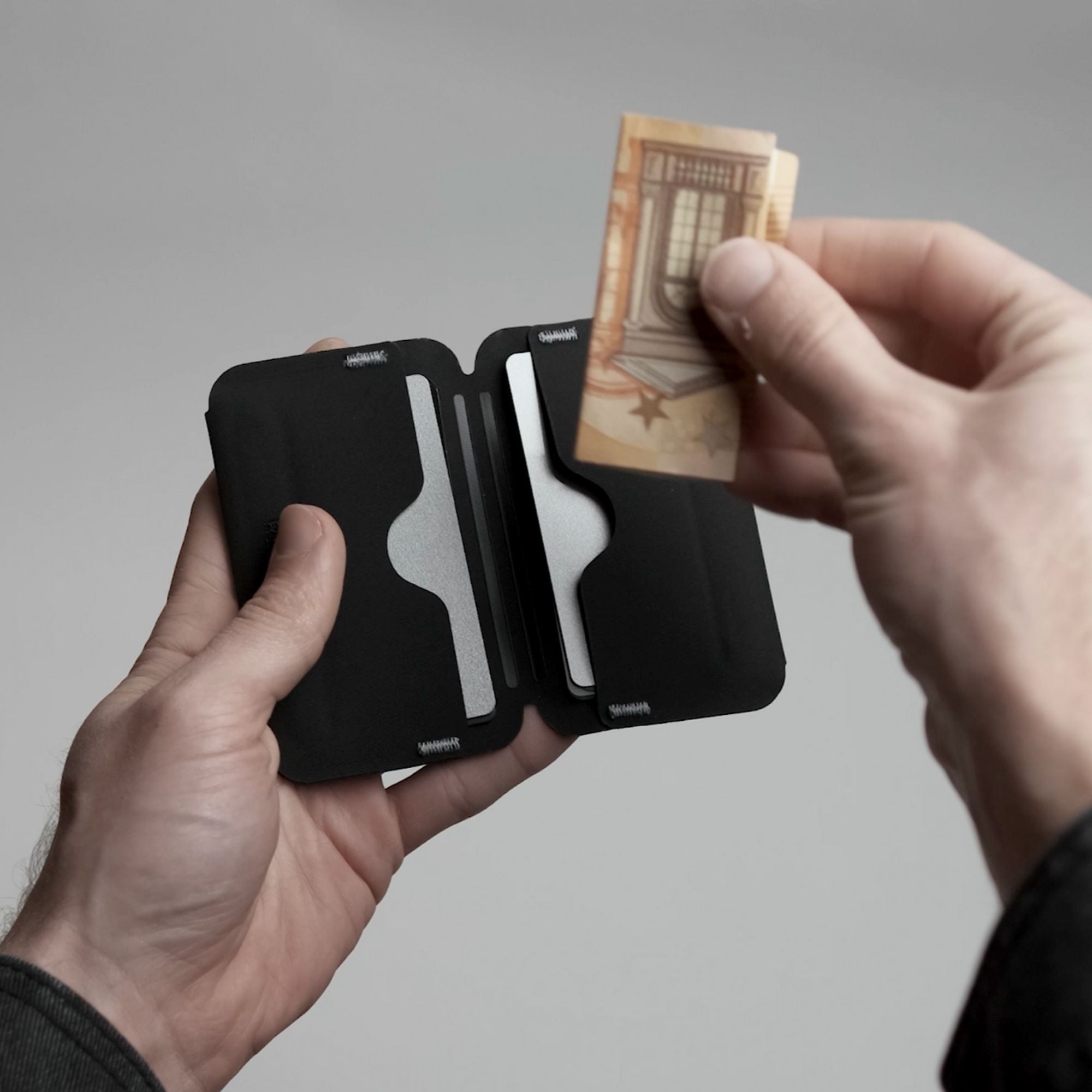 WALLETS | RE:FORM®