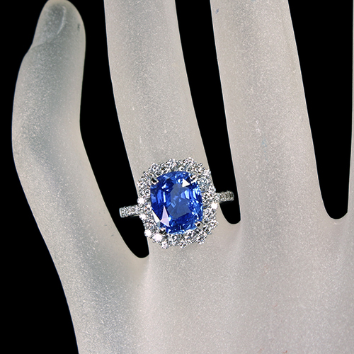 スリランカ産非加熱ブルーサファイア 5.7ct ダイヤモンド 0.8ct