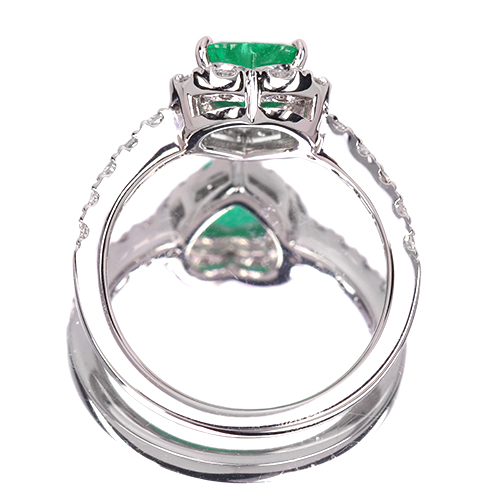 ハートシェイプエメラルド 0.7ct ダイヤモンド 0.4ct プラチナ リング