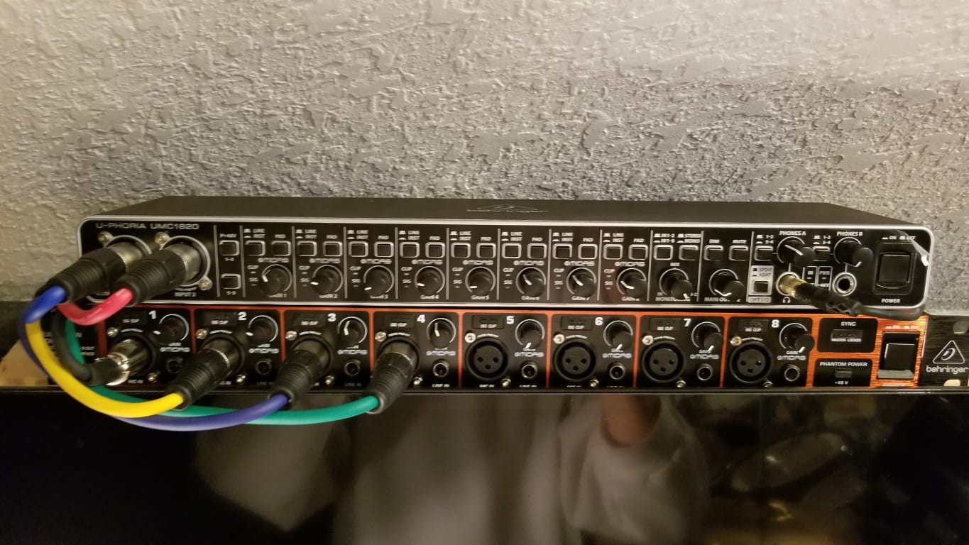Behringer ADA8200 8-Channel Microphone Preamp AD/DA Converter With
