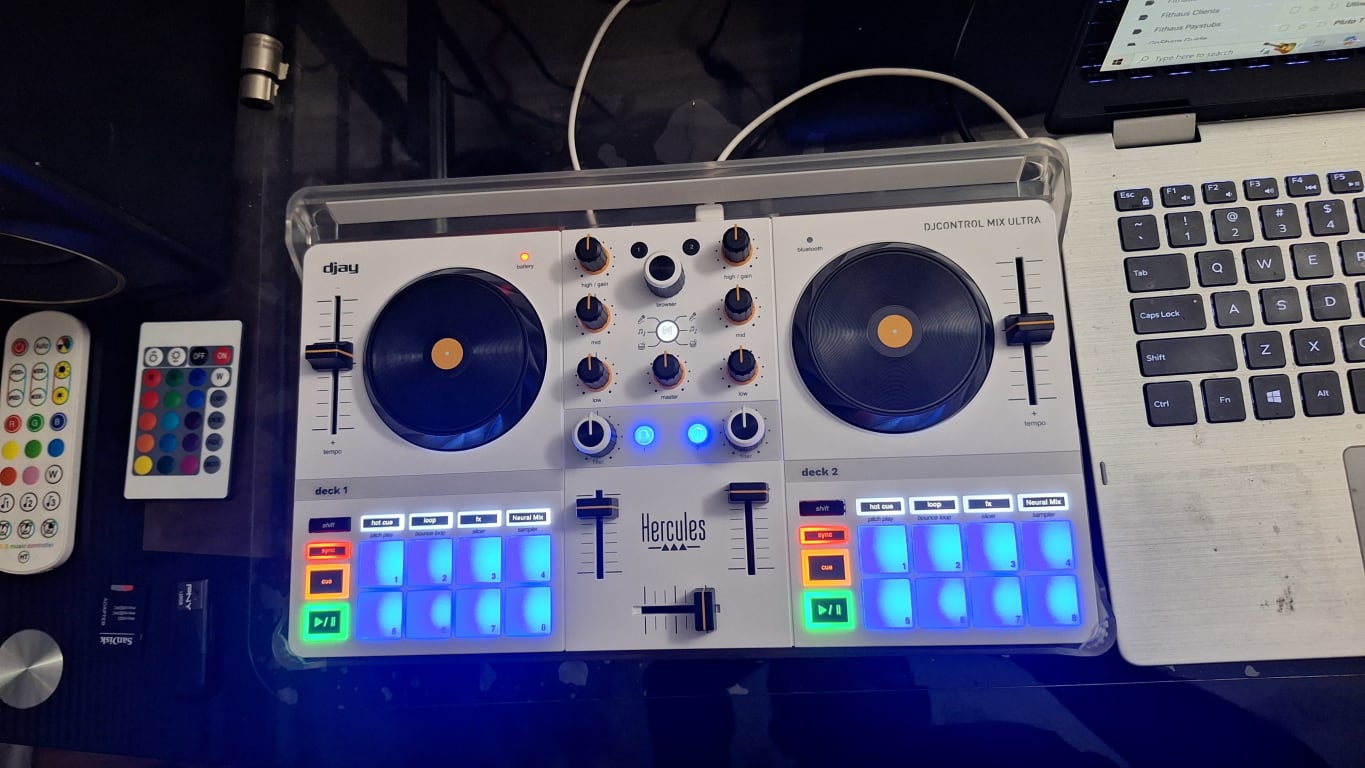 Hercules DJControl Mix Ultra Portable Controller djay White