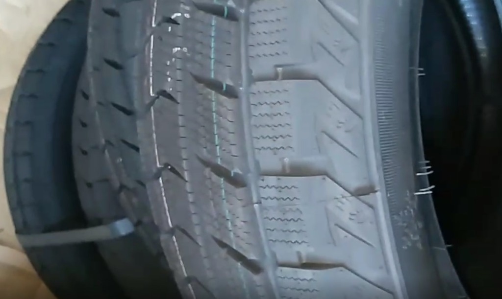 2024年製造 ロックブレード ROCK 868S 195/65R15 95T XL スタッドレス