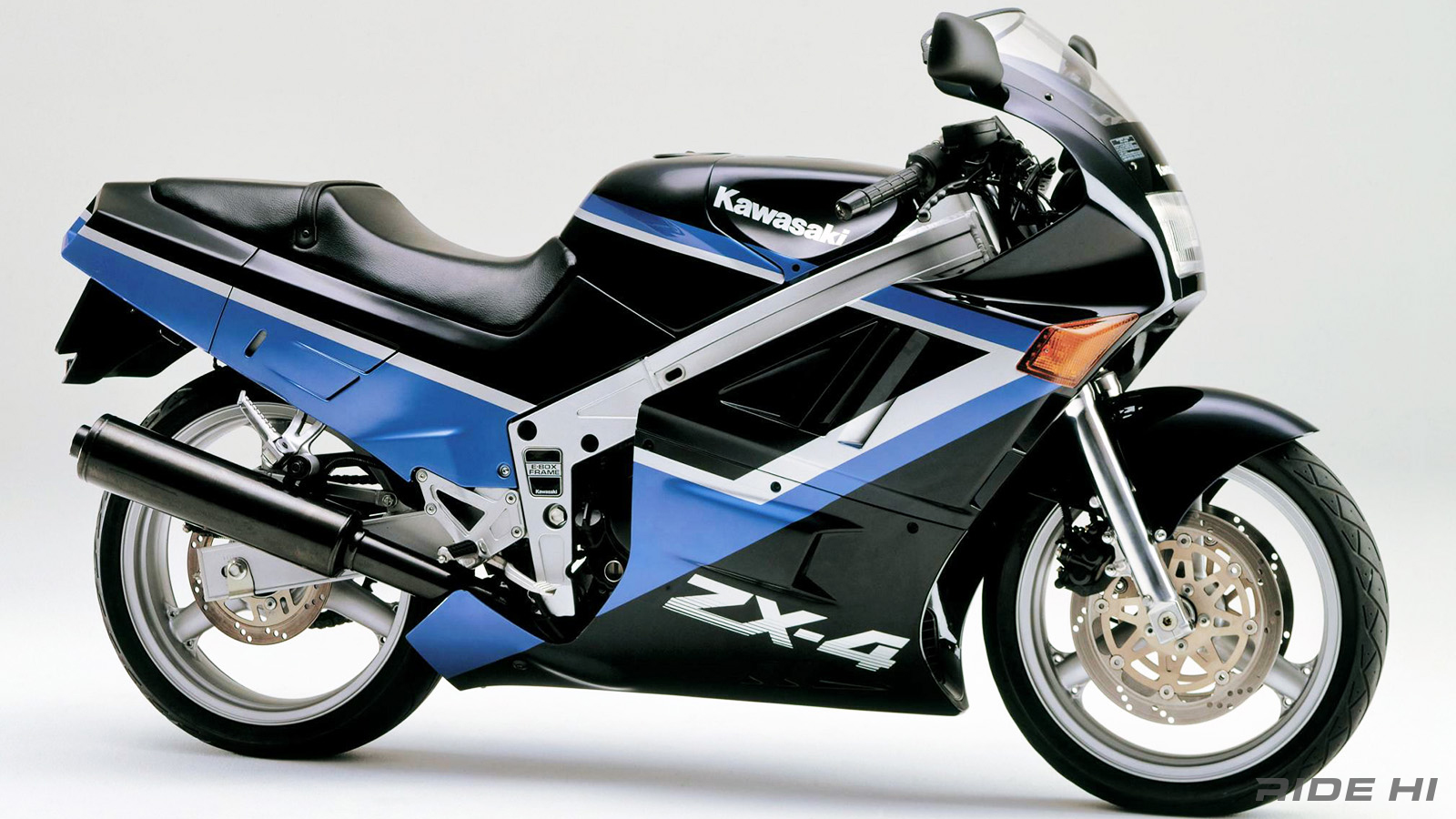 ZX-4はレプリカを上回るポテンシャルのSSを目指した！【このバイクに