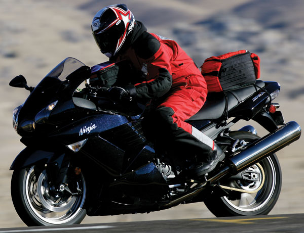 2008 Suzuki Hayabusa vs. Kawasaki ZX-14 - Comparison Review