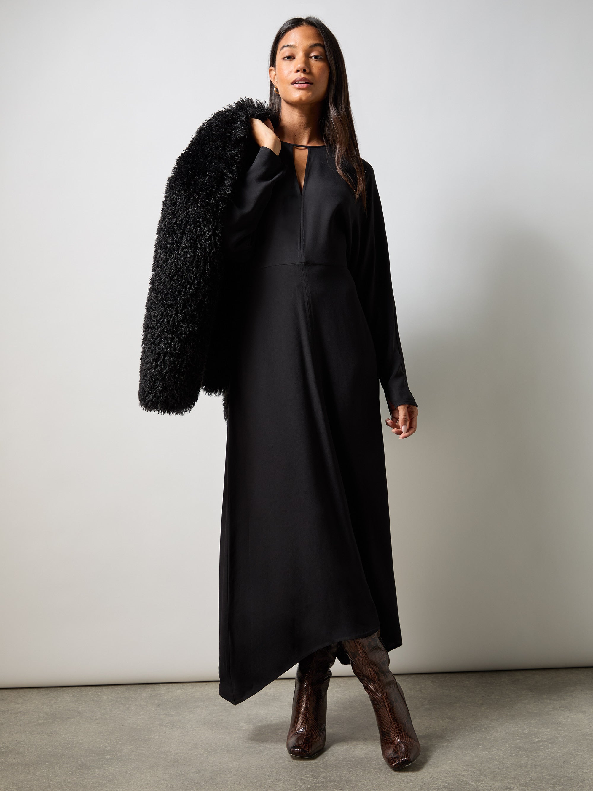 Black Crepe Keyhole Midi Dress – Ro&Zo
