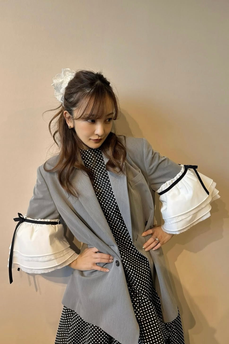 LILY FRILL JACKET – Rosy luce