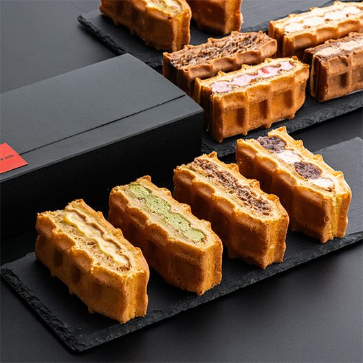 お取り寄せスイーツで人気のワッフルケーキ10個入り。デザートは