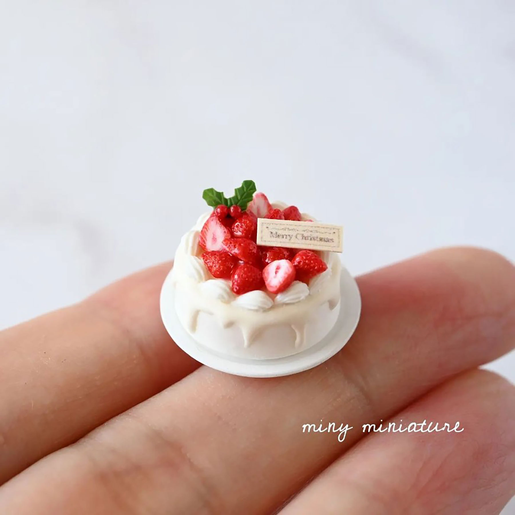 ミニチュアフードに「おいしい」と「かわいい」を詰めるminyさん