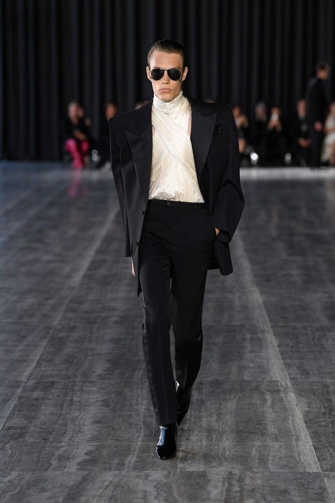 SHOW | Saint Laurent サンローラン | YSL JA-JP