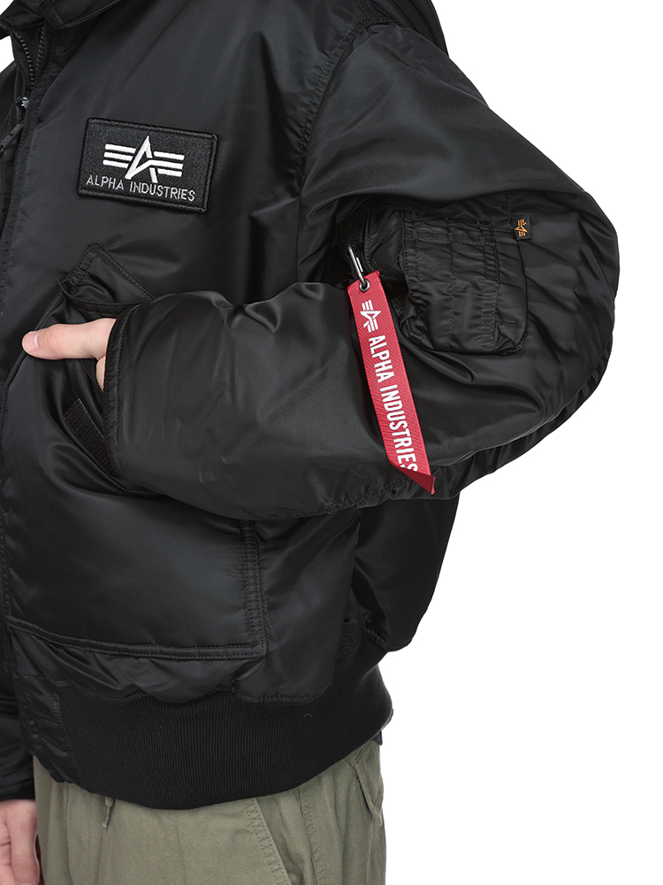 ALPHA INDUSTRIES INC (アルファインダストリーズ) フルジップ 中綿