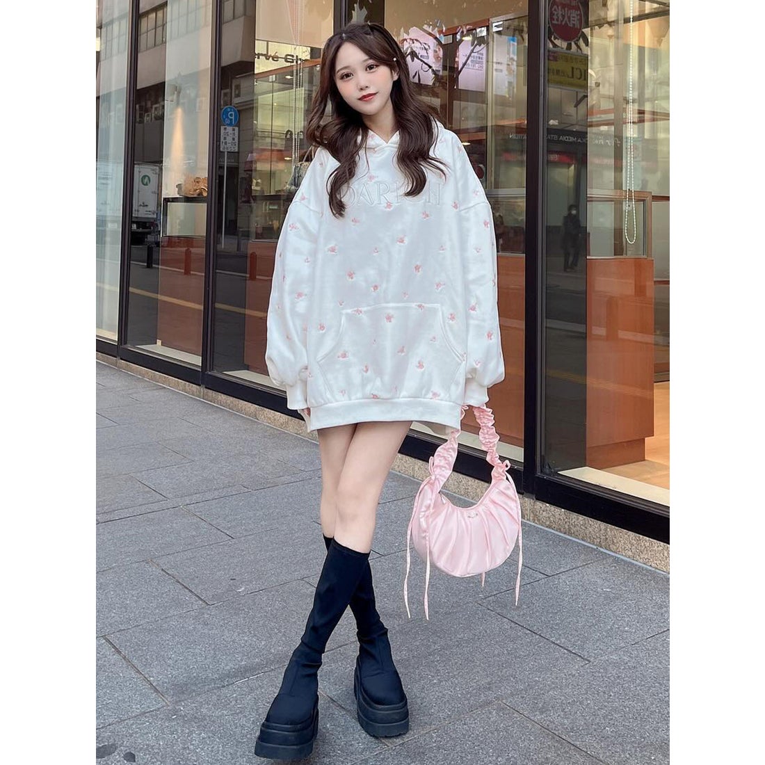 ダーリッチ Darich フラワーエンブロイダリービッグフーディ