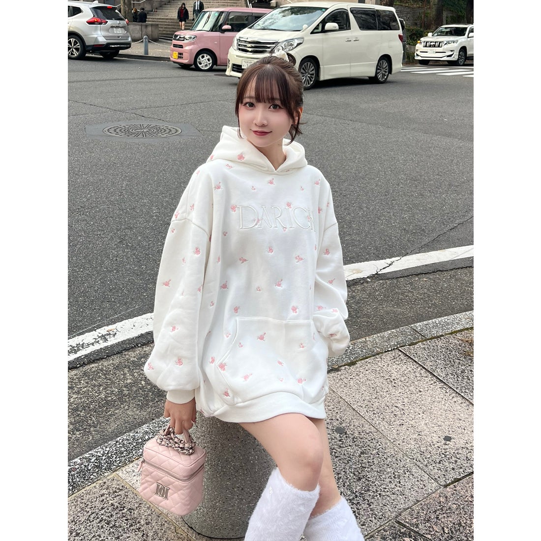 ダーリッチ Darich フラワーエンブロイダリービッグフーディ