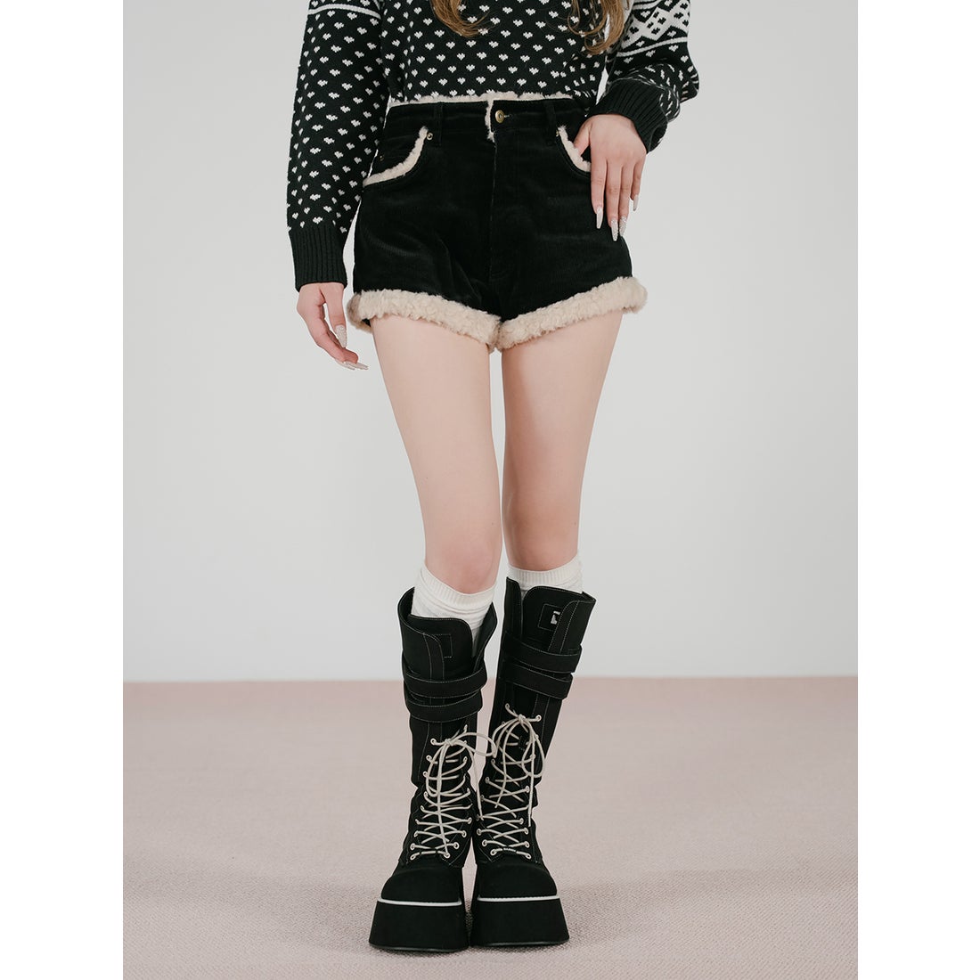 ダーリッチ Darich ポイントボアコーデュロイショートパンツ