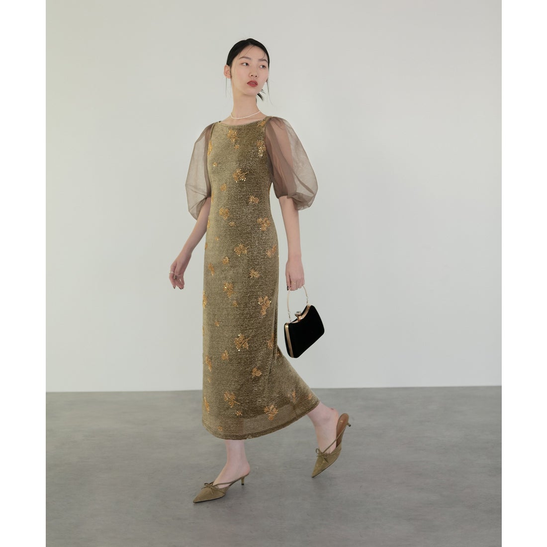 レジャ Leja シアーパフスリーブグリッターIラインドレスワンピース