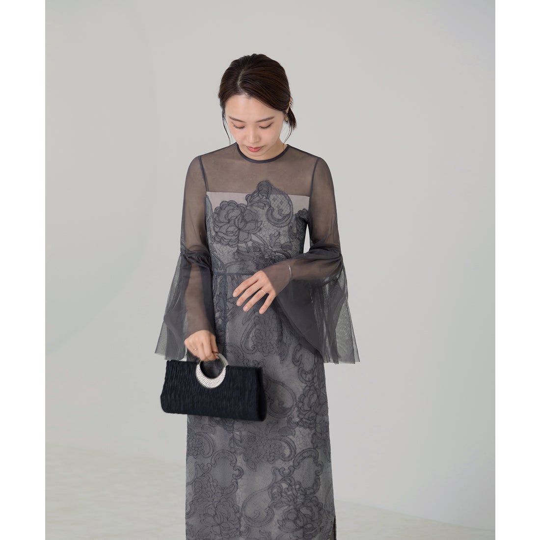 レジャ Leja 異素材シアー刺繍レース透け感プリーツスリーブIライン