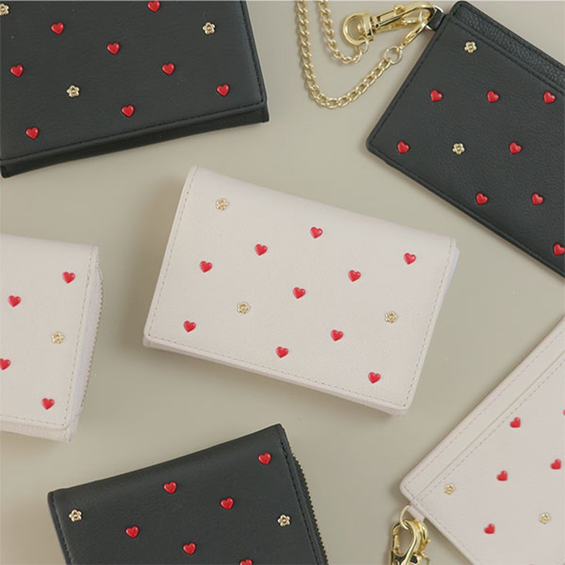 マリークワント MARY QUANT ハートフロート ミニウォレット （ブラック
