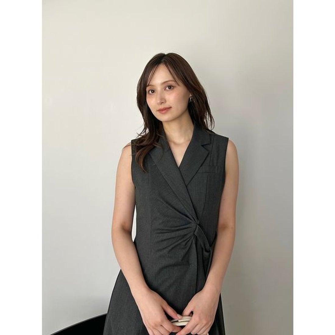 スナイデル SNIDEL Sustainableサイドプリーツテーラードワンピース