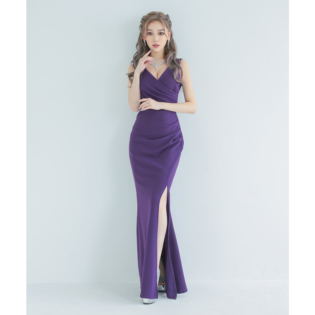 ティカ Tika キャバドレス ワンカラーノースリーブVネックマーメイド