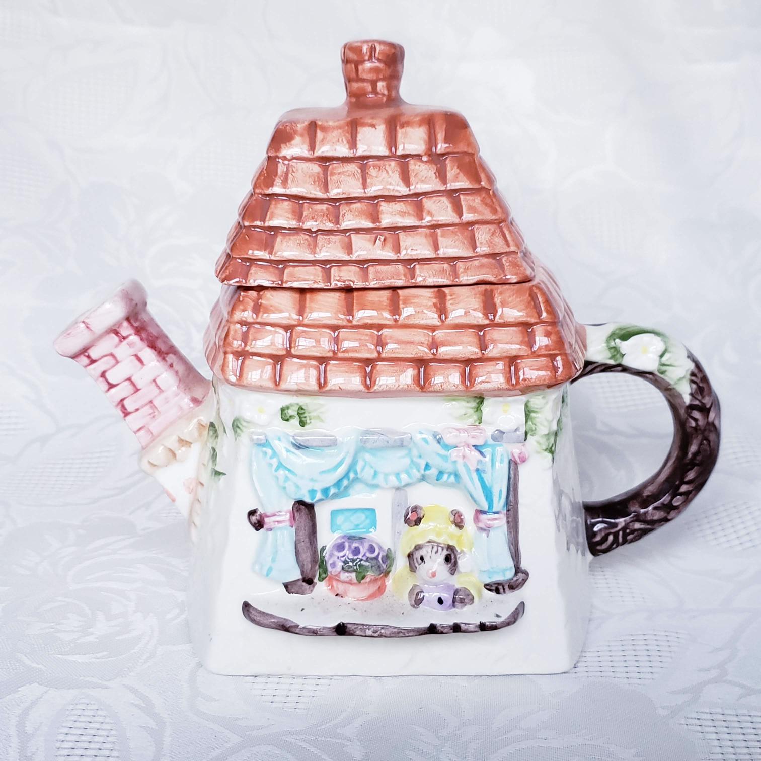 Heritage Mint Collectible Country Mouse Cottage Teapot – Aunt