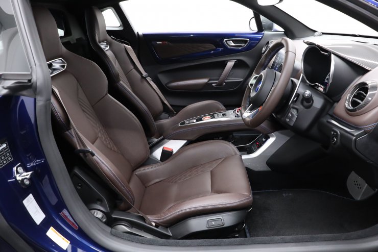 アルピーヌ A110 GT 現行モデル エッセンシャルPKG 純正18インチGrand