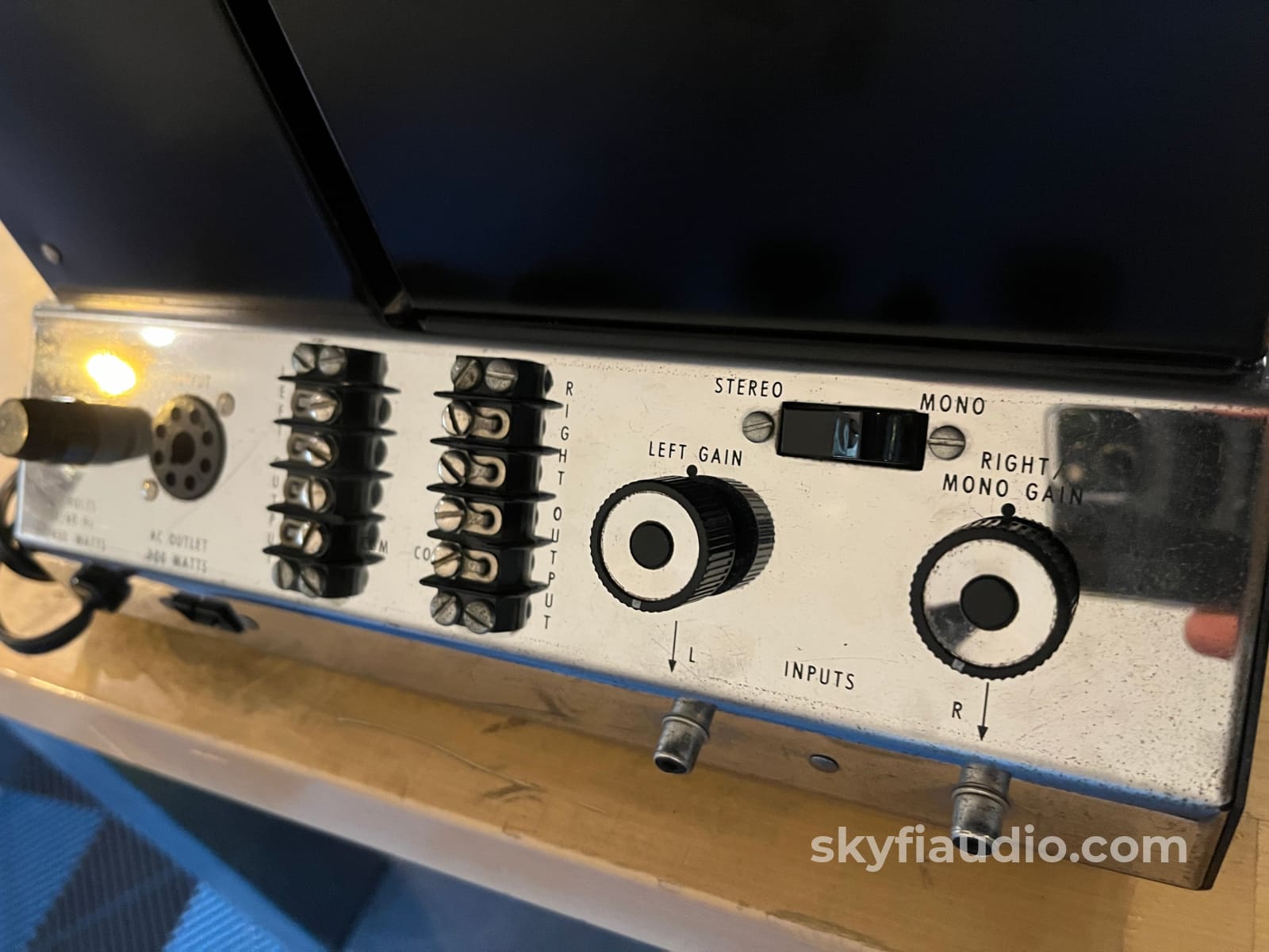 McIntosh MC2100 Vintage Solid State Amplifier - SkyFi Serviced