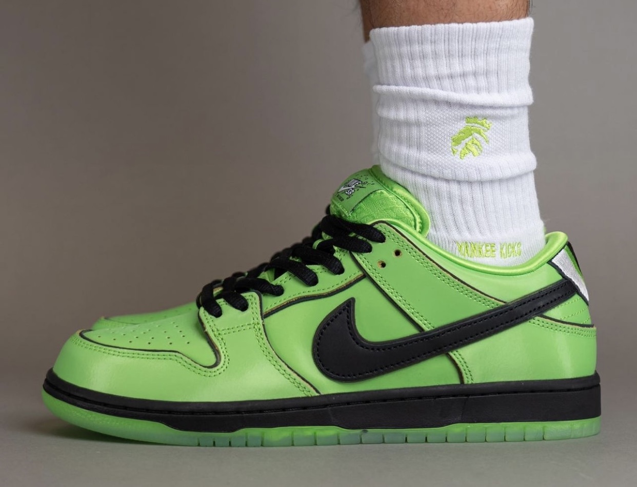 2023年12月15日発売The Powerpuff Girls x Nike SB Dunk Low