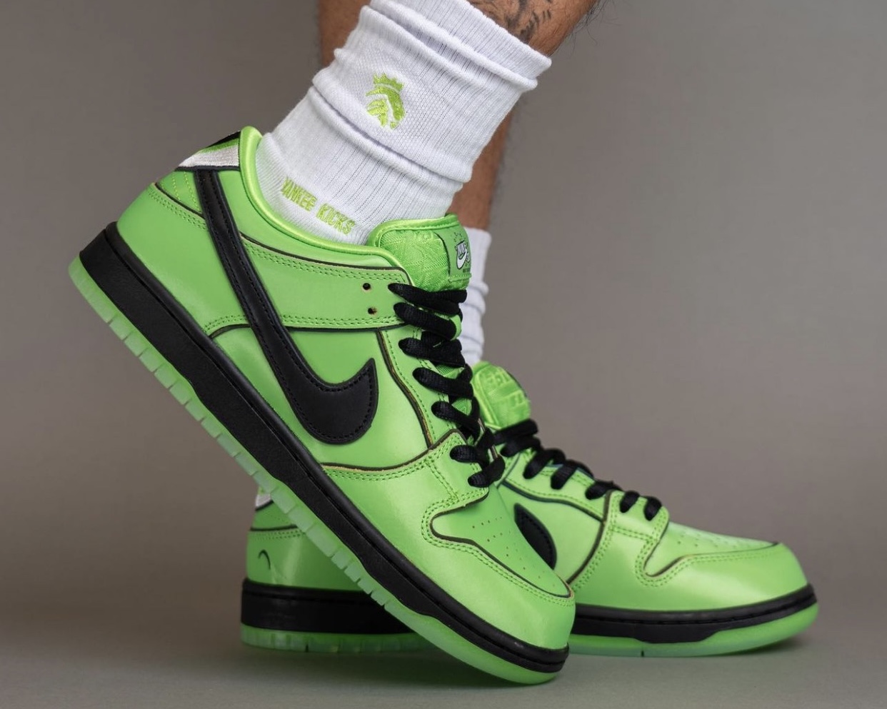2023年12月15日発売The Powerpuff Girls x Nike SB Dunk Low