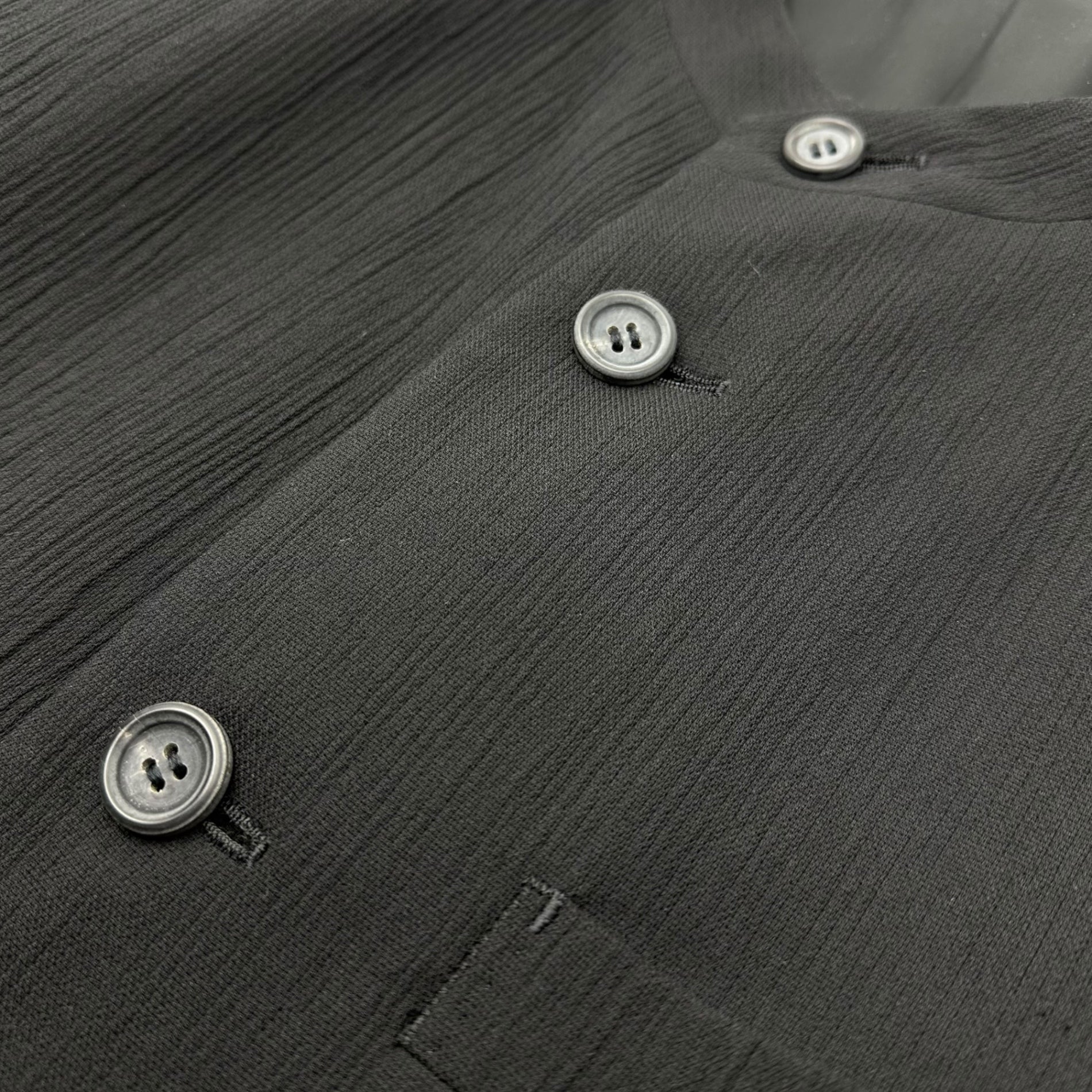 ISSEY MIYAKE MEN(イッセイミヤケメン) Mao collar pleated 5 button