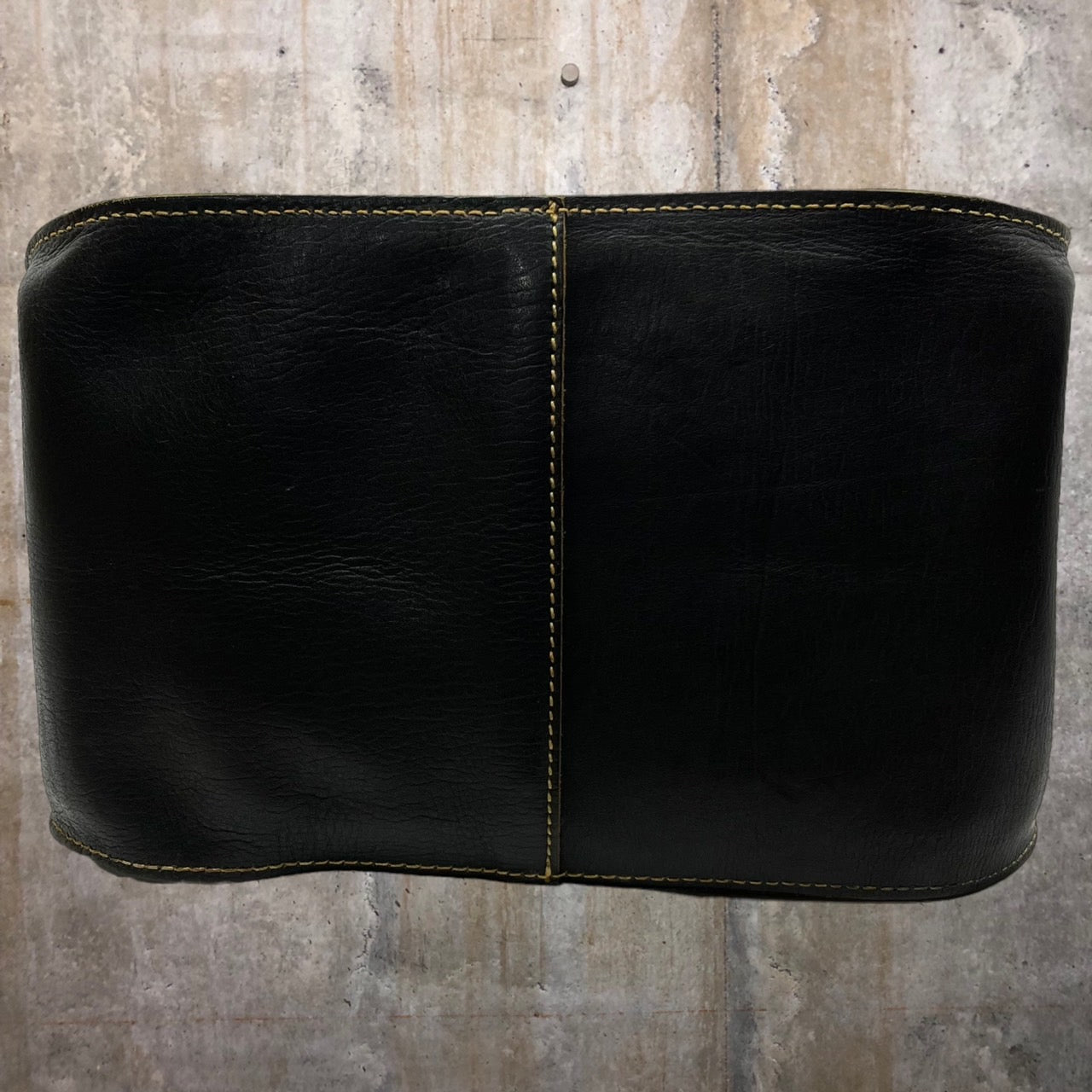 i.s. ISSEY MIYAKE(アイエス イッセイミヤケ) 80's leather triangle