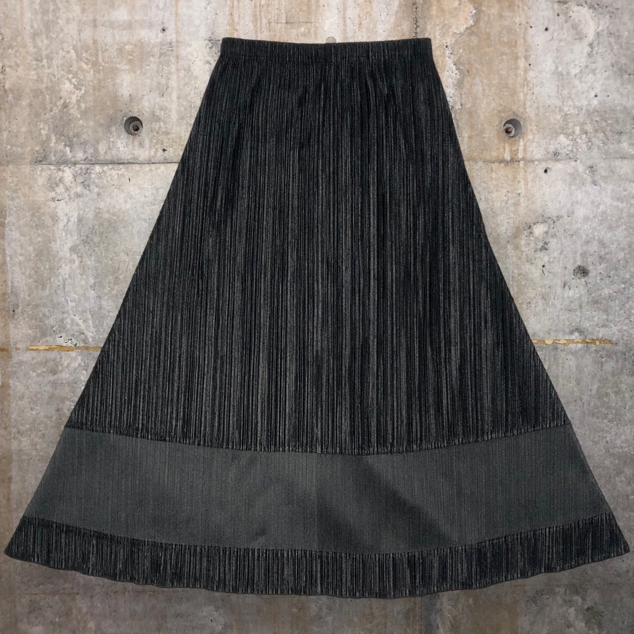 PLEATS PLEASE(プリーツプリーズ) 09AWバイカラー切替プリーツスカート