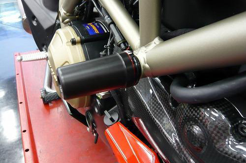 Ducati AELLA モンスター821 .1200S用フレームスライダー フレーム