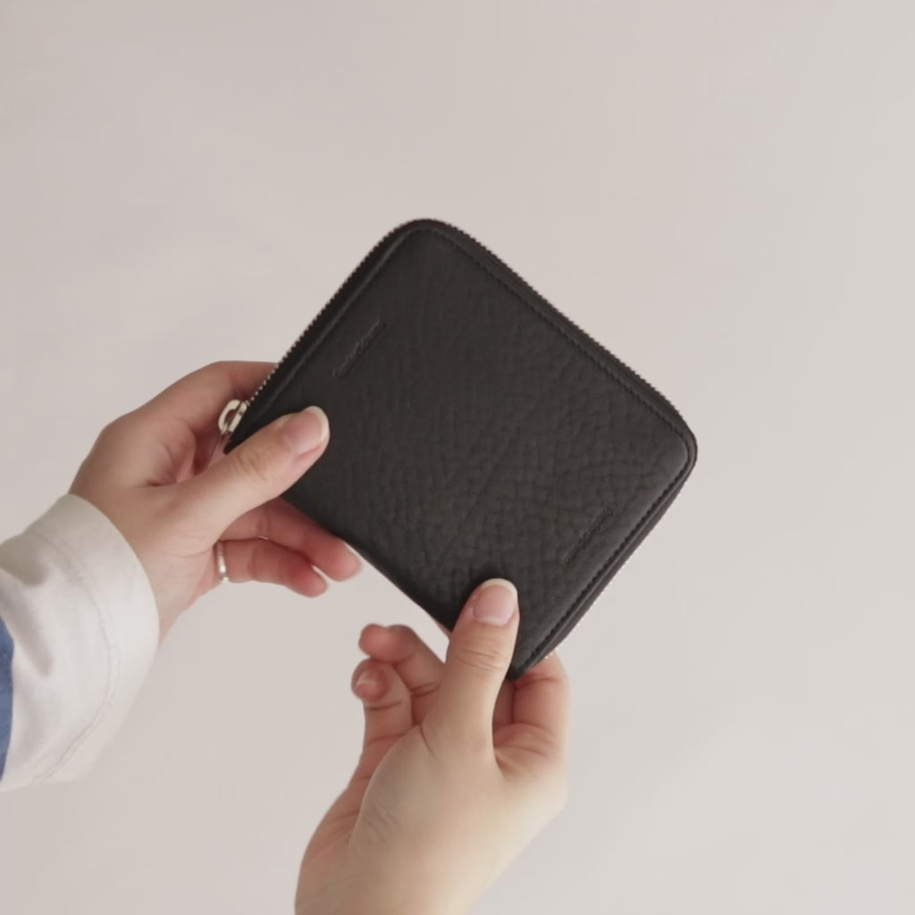 SQUARE ZIP PURSE #BLACK [OL-RC-SZP] _ Hender Scheme | エンダー