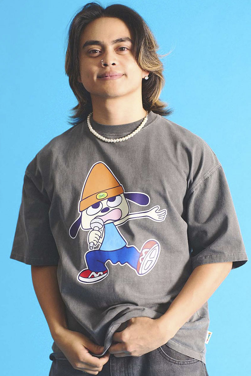 パラッパラッパー ピグメント加工シングパラッパロゴプリントTee BLACK