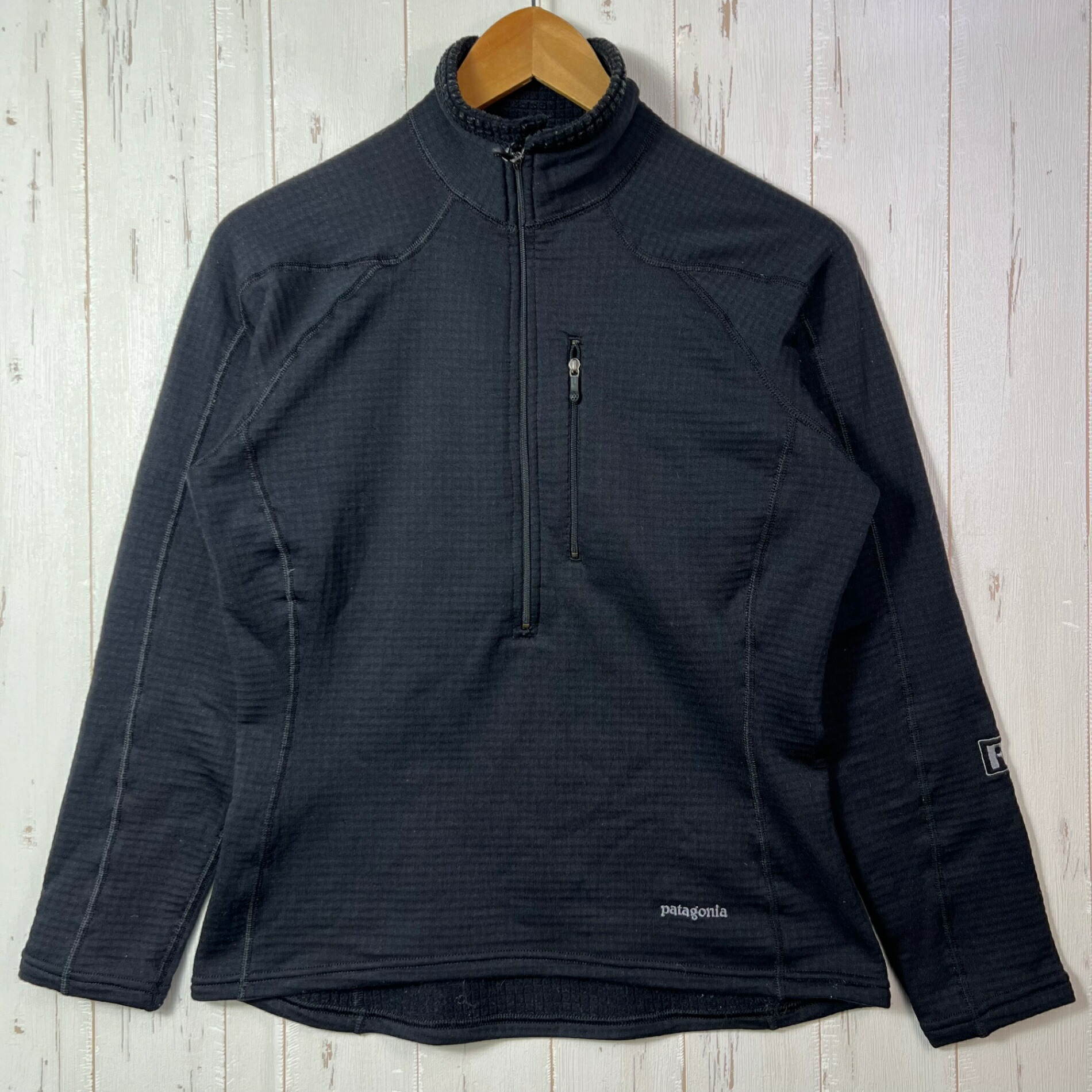 楽天市場】【Men's S ネイビー系】 Patagonia ( パタゴニア ) R1 プル