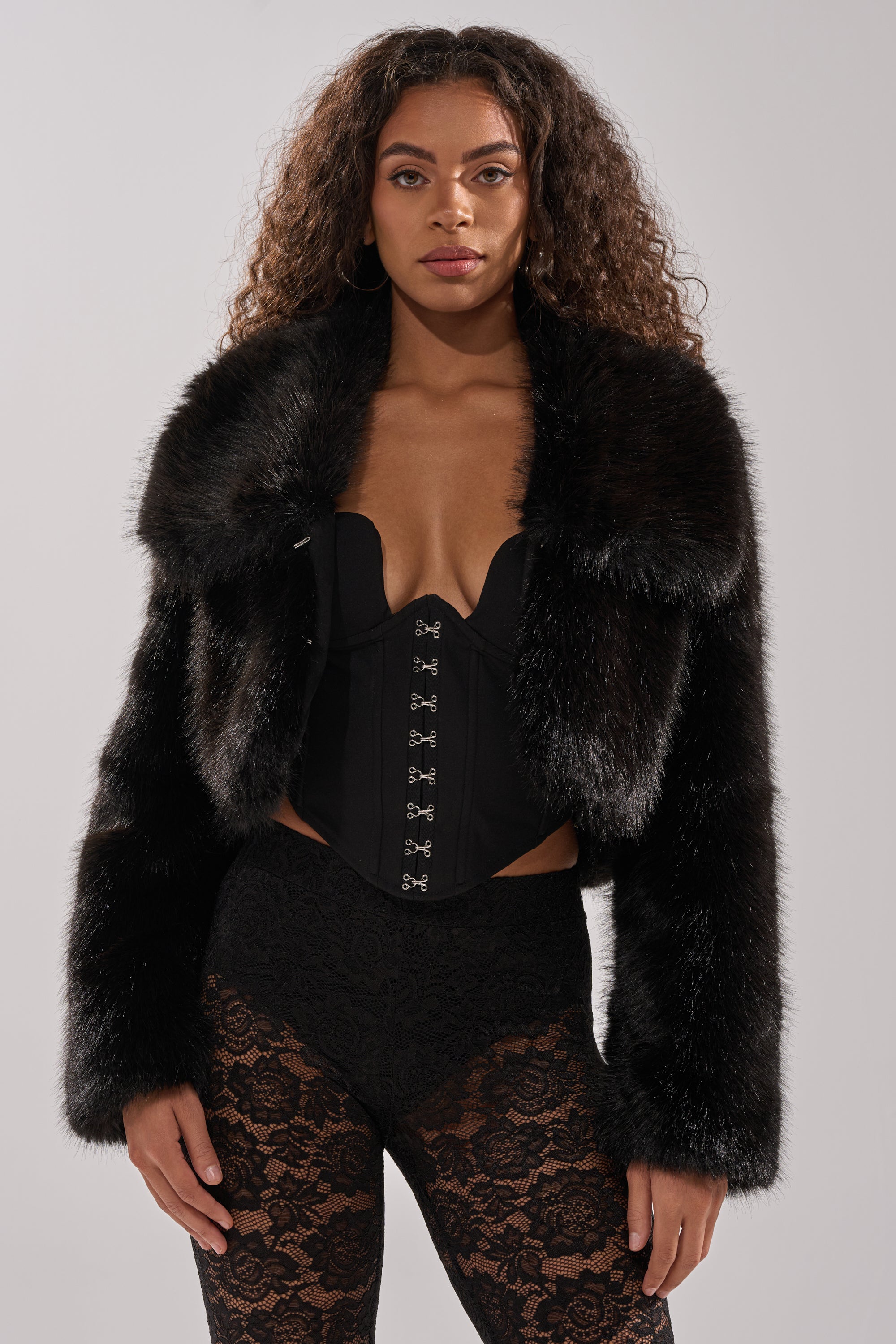 CADENCE FAUX FUR IN BLACK – AKIRA