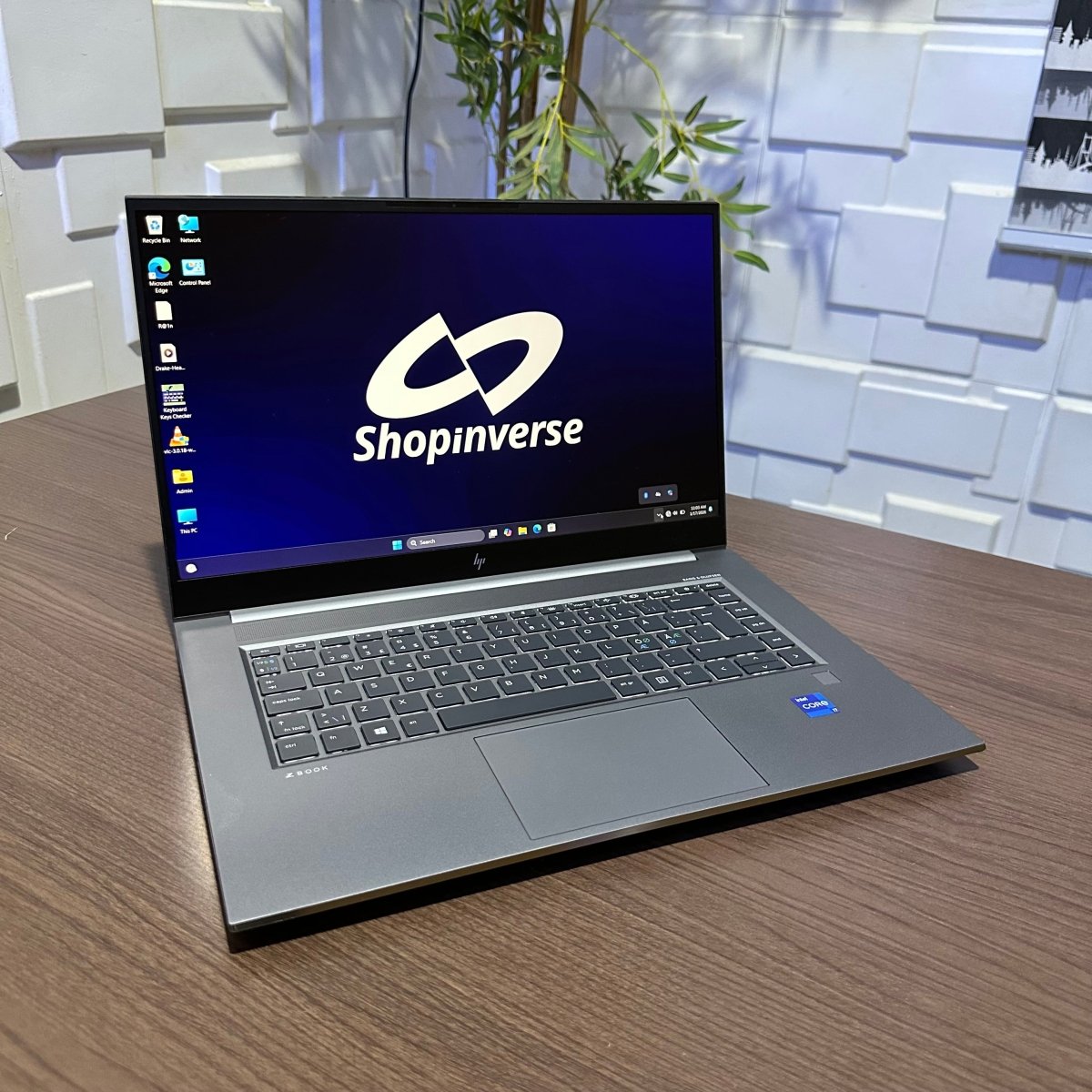 HP zBook Studio G8 - 11th Gen. Intel Core i7 - 512GB SSD - 16GB